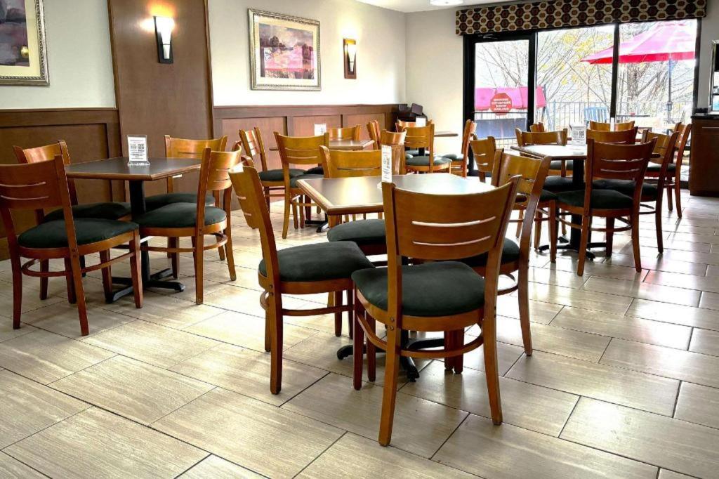 Quality Inn & Suites Dawsonville Εξωτερικό φωτογραφία
